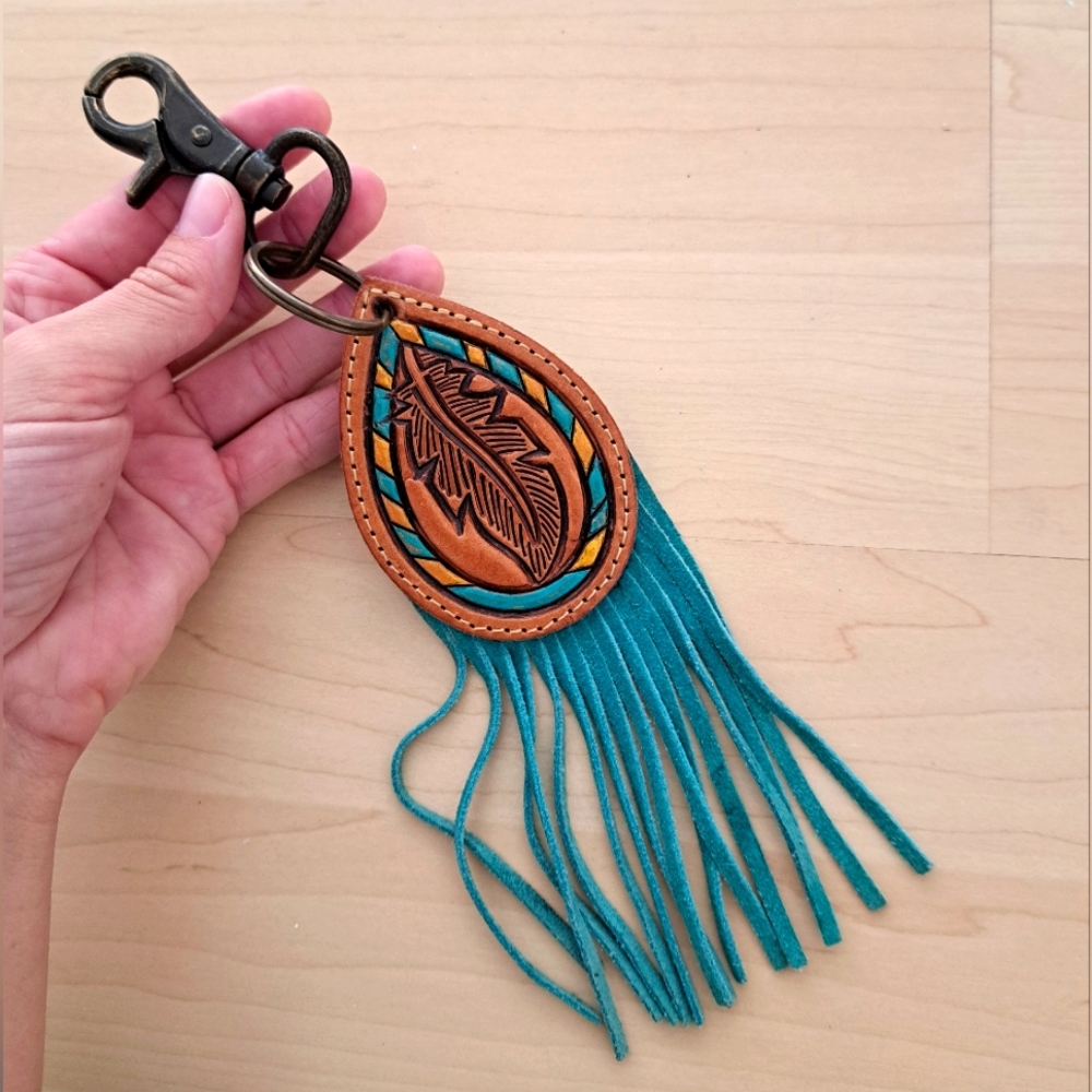 Leather Keychain Handcrafted - Picture 2 of 3